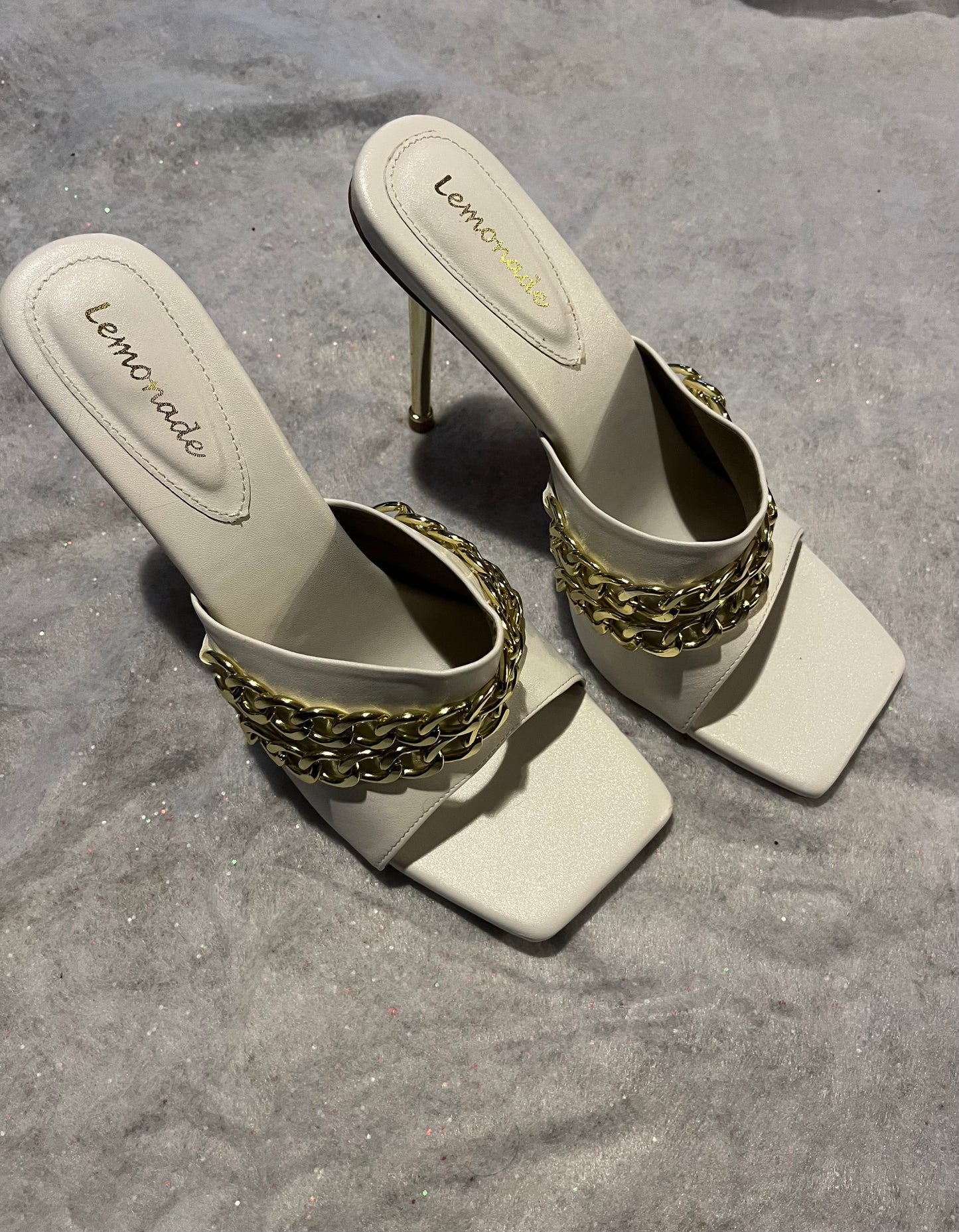 Shoe
